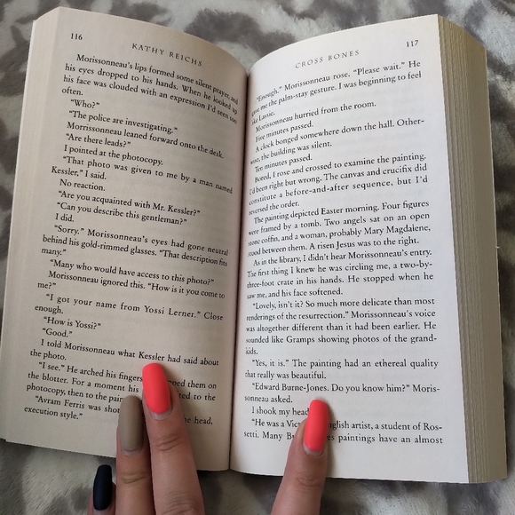 Cross Bones Kathy Reichs fiction book - Picture 4 of 5